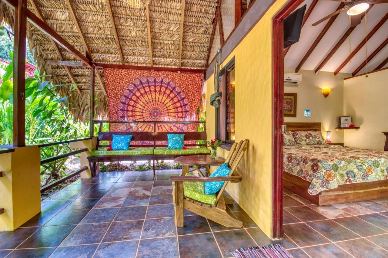 Caribe Town Bungalows Puerto Viejo de Talamanca Exterior photo
