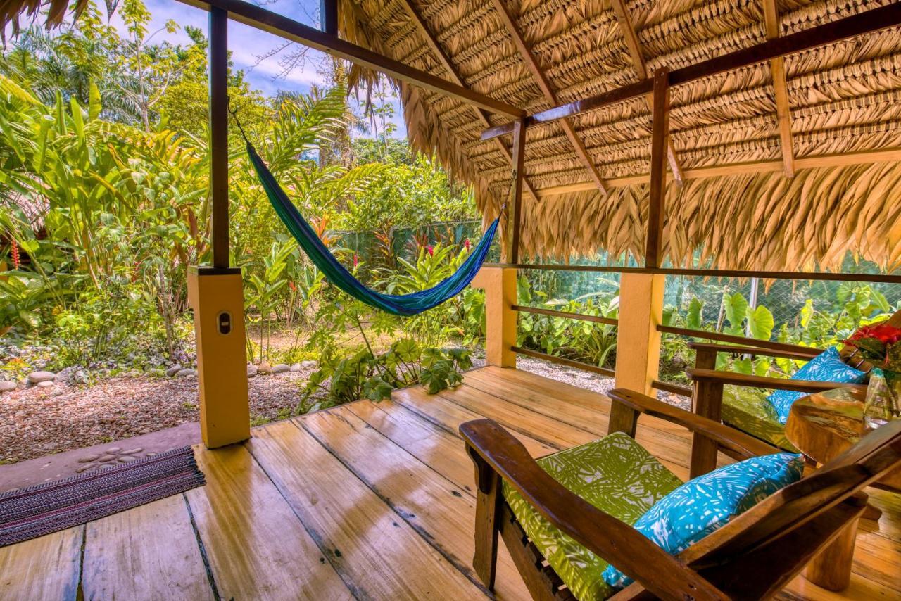 Caribe Town Bungalows Puerto Viejo de Talamanca Exterior photo