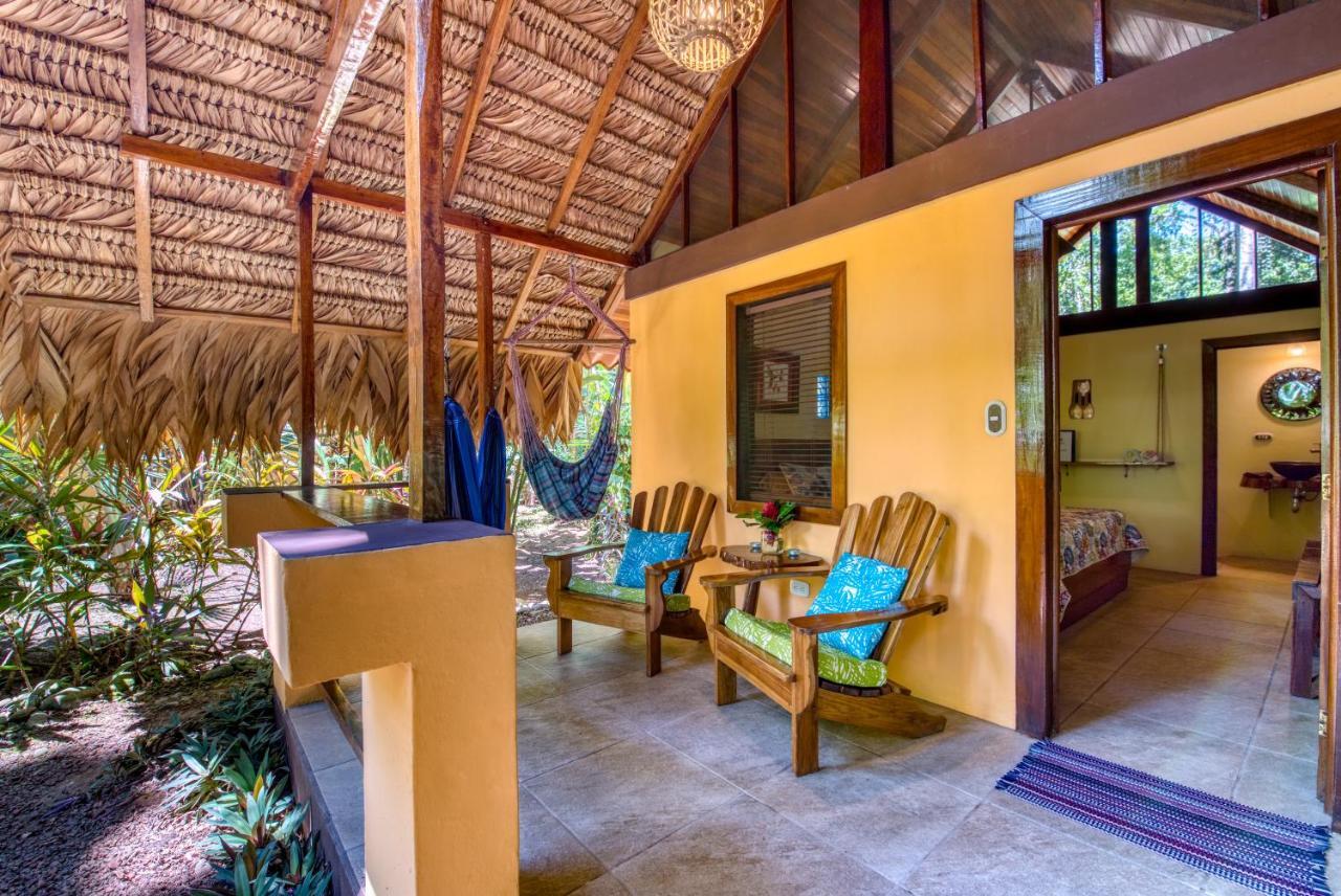 Caribe Town Bungalows Puerto Viejo de Talamanca Exterior photo