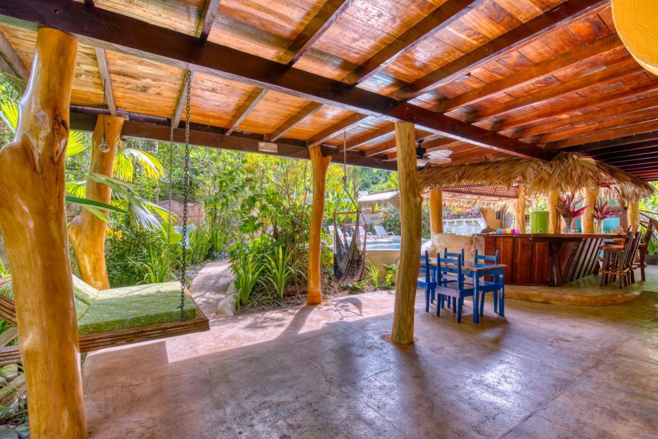 Caribe Town Bungalows Puerto Viejo de Talamanca Exterior photo